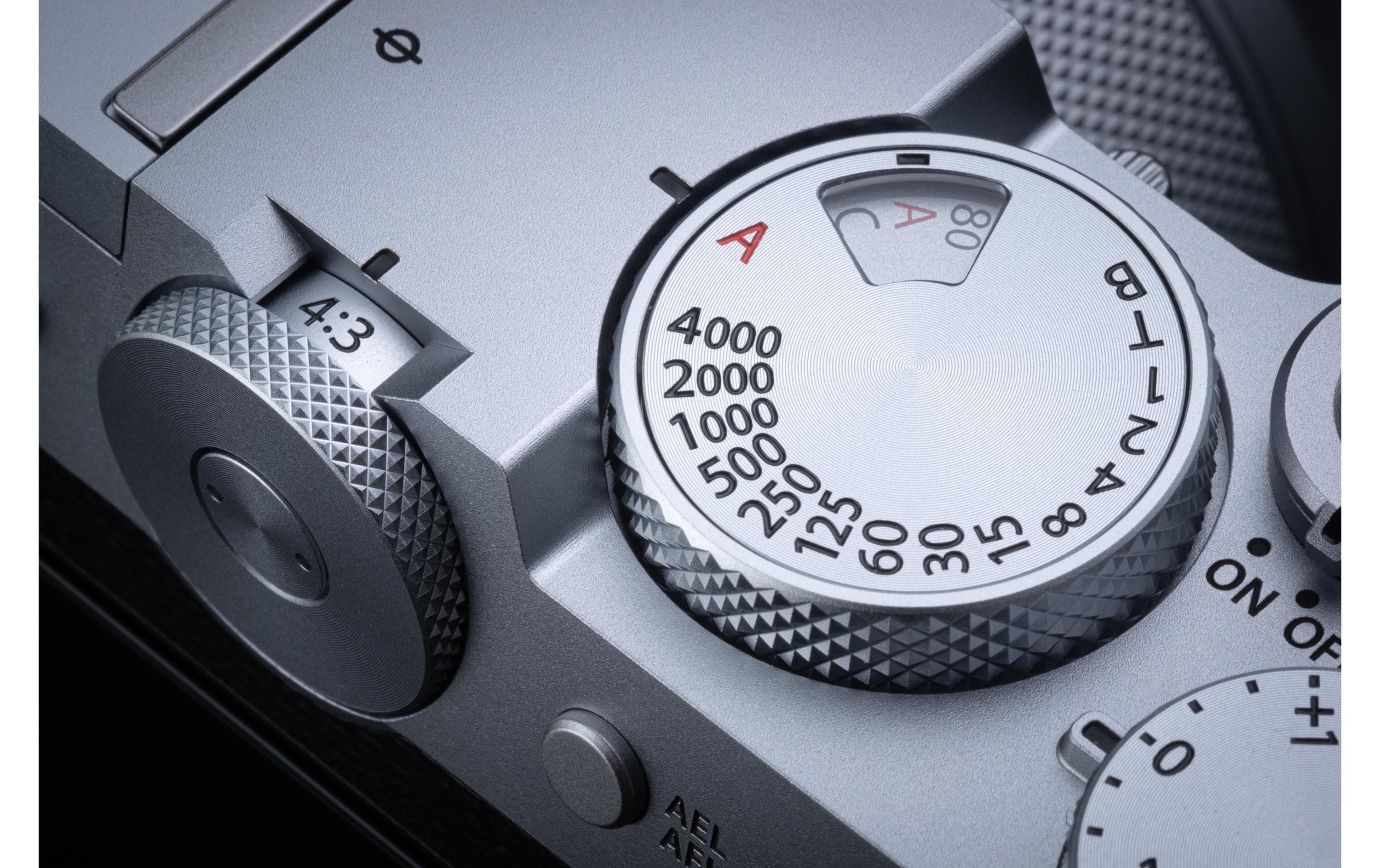 Fotokamera GFX 100RF Silber<br>GFX-Kamera mit fest verbautem Objektiv und bringt die Mittelformat-Bildqualität in ein ultrakompaktes Design