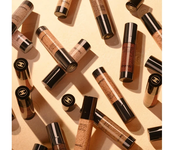 CHANEL LES BEIGES TOUCHE DE TEINT Unifie – illumine – hydrateB10