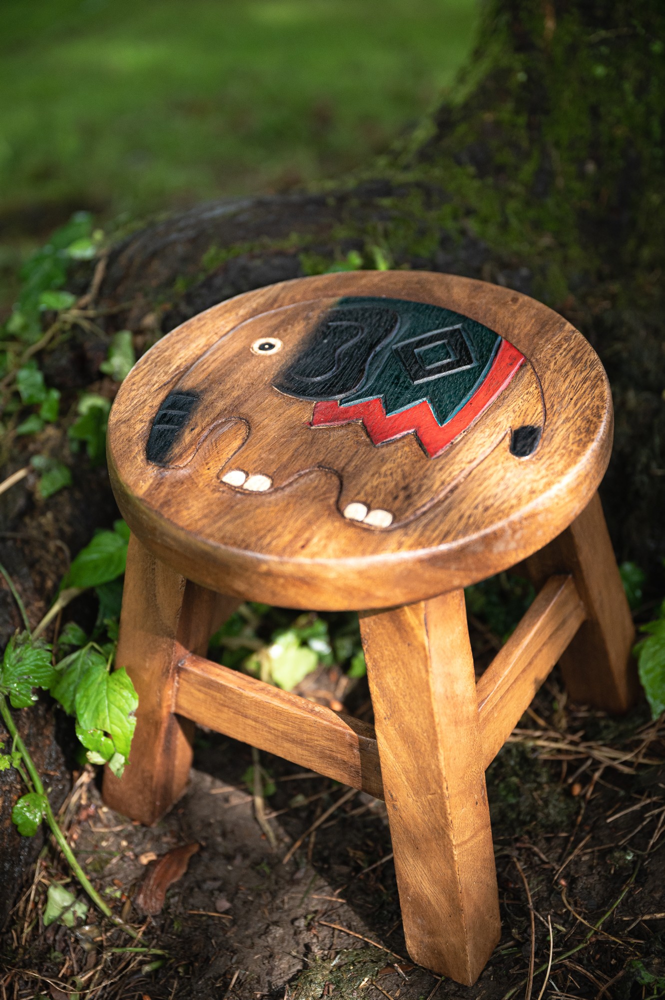 Massiver kleiner Elefanten-Hocker, natur, rot, schwarz, Ø 25 cm, H 25 cm von fischer's lagerhaus