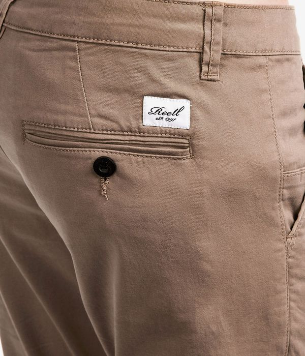 REELL Flex Tapered Chino Hose (dark sand)