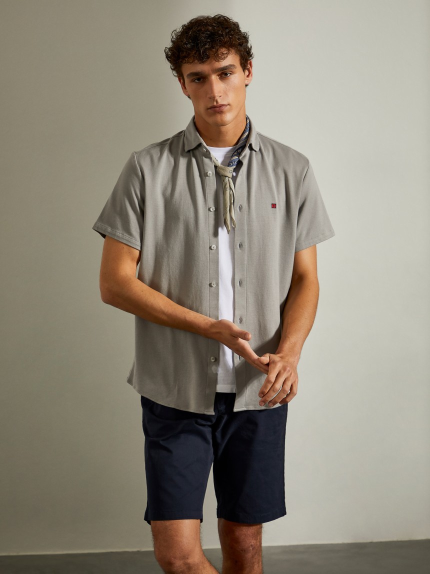 Camisa slim fit mang curta