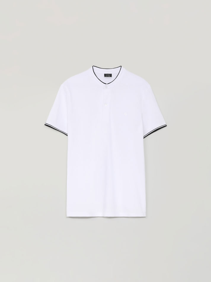 Camisa polo bordada com gola mandarim - Branca