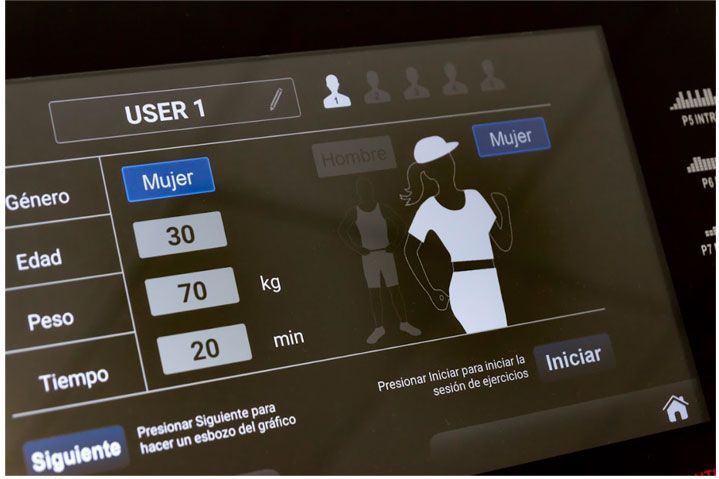 BH - Vanquish Multimedia II - Loopband - Snelheid tot 22 km/u - Elektrische Helling 12% - Loopoppervlak 55 cm