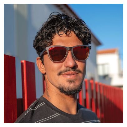 Lunettes Oakley Frogskins Range Matte Grey/ Prizm Ruby/ Ref : OO9284-0155