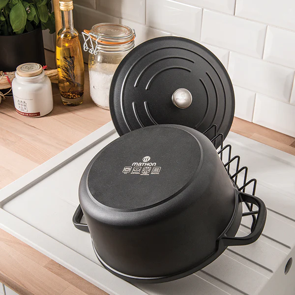 Lot cocotte légère basse ronde en fonte d'aluminium 28 cm noir et deux
