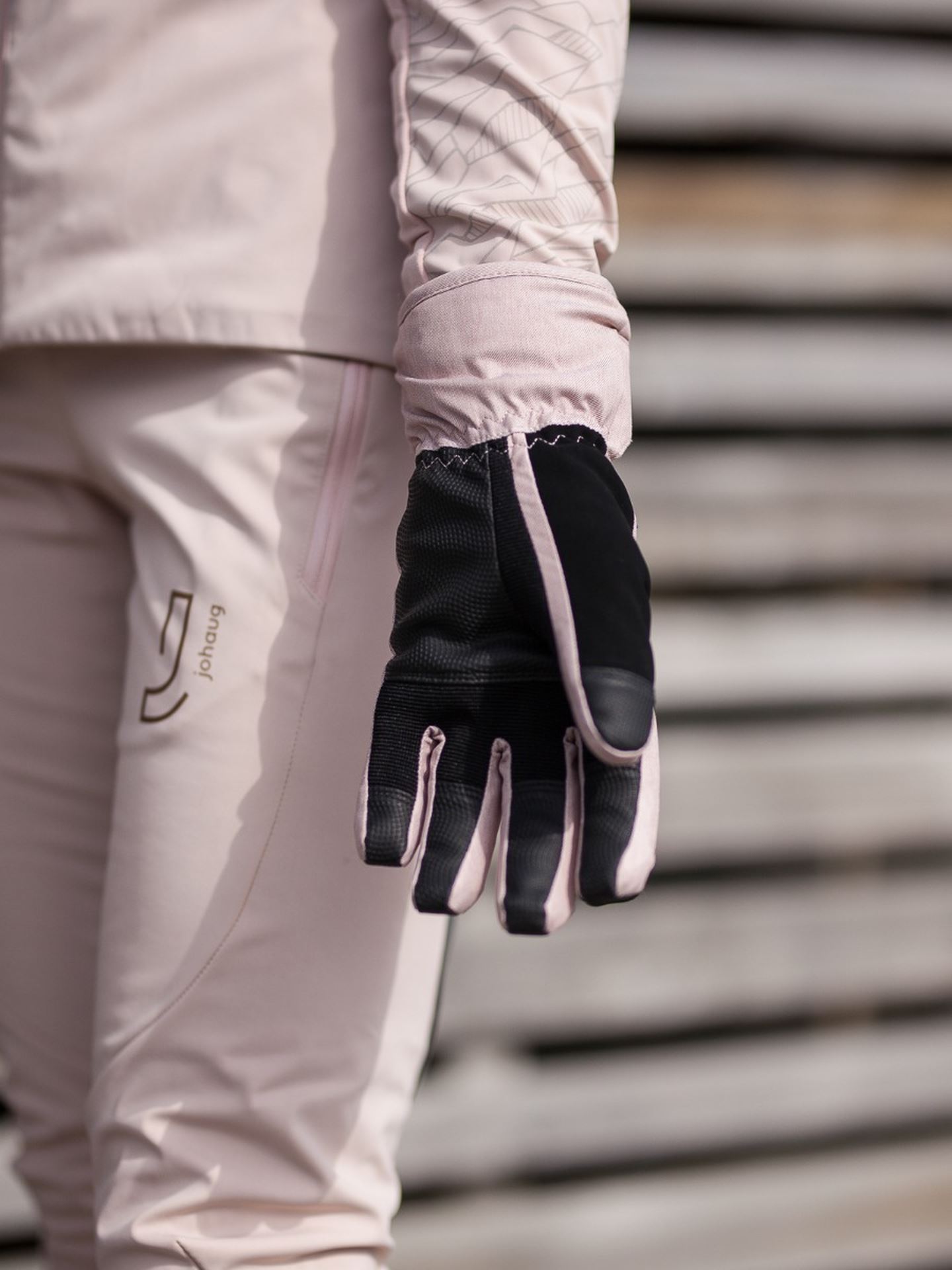 Explore Glove