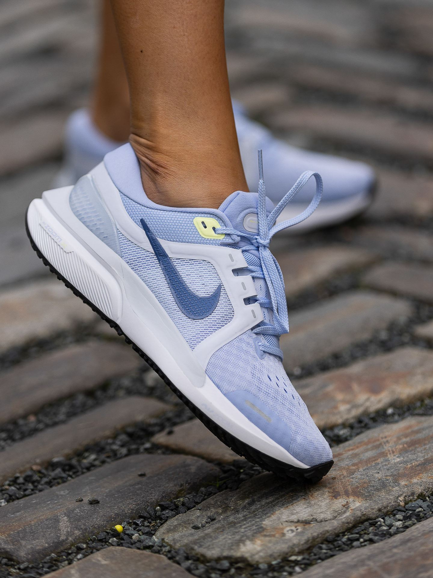 Air Zoom Vomero 16