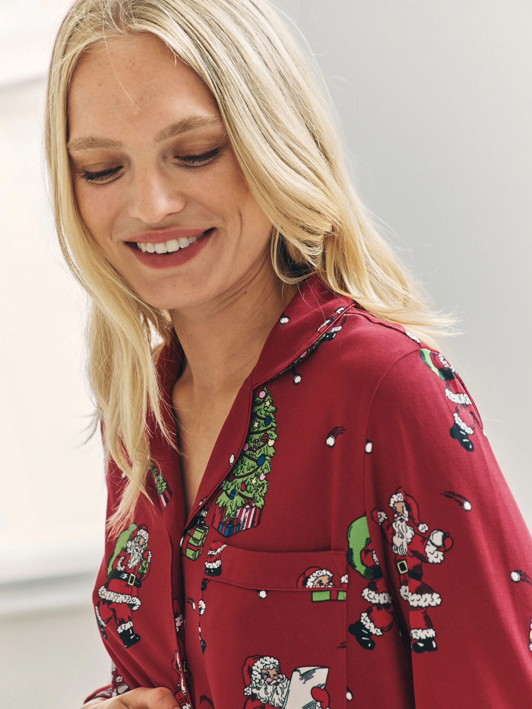 Chelsea Peers lange kerstpyjama met kerstman, sneeuwbalprint