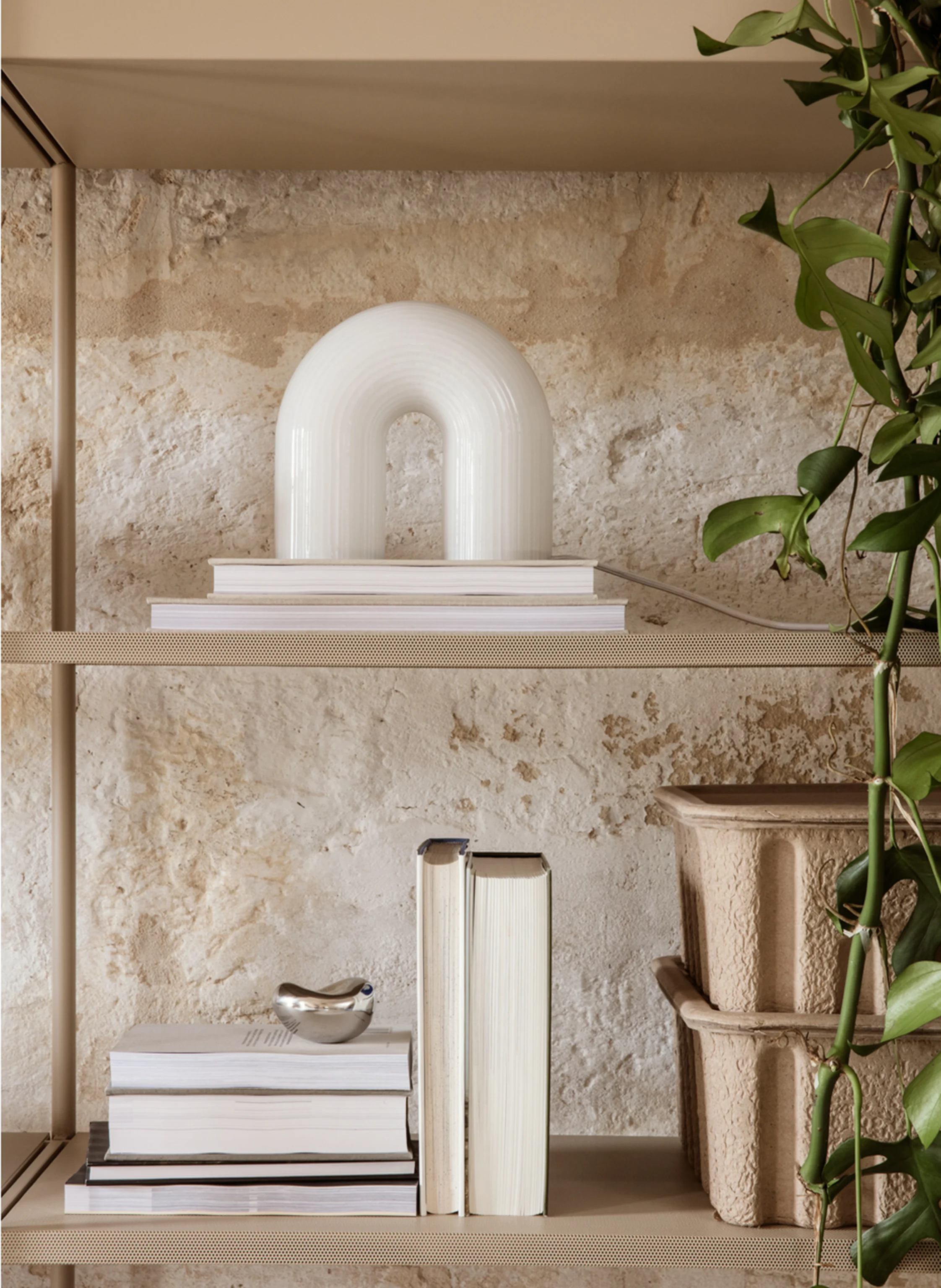 Ferm LIVING Tischleuchte VUELTA