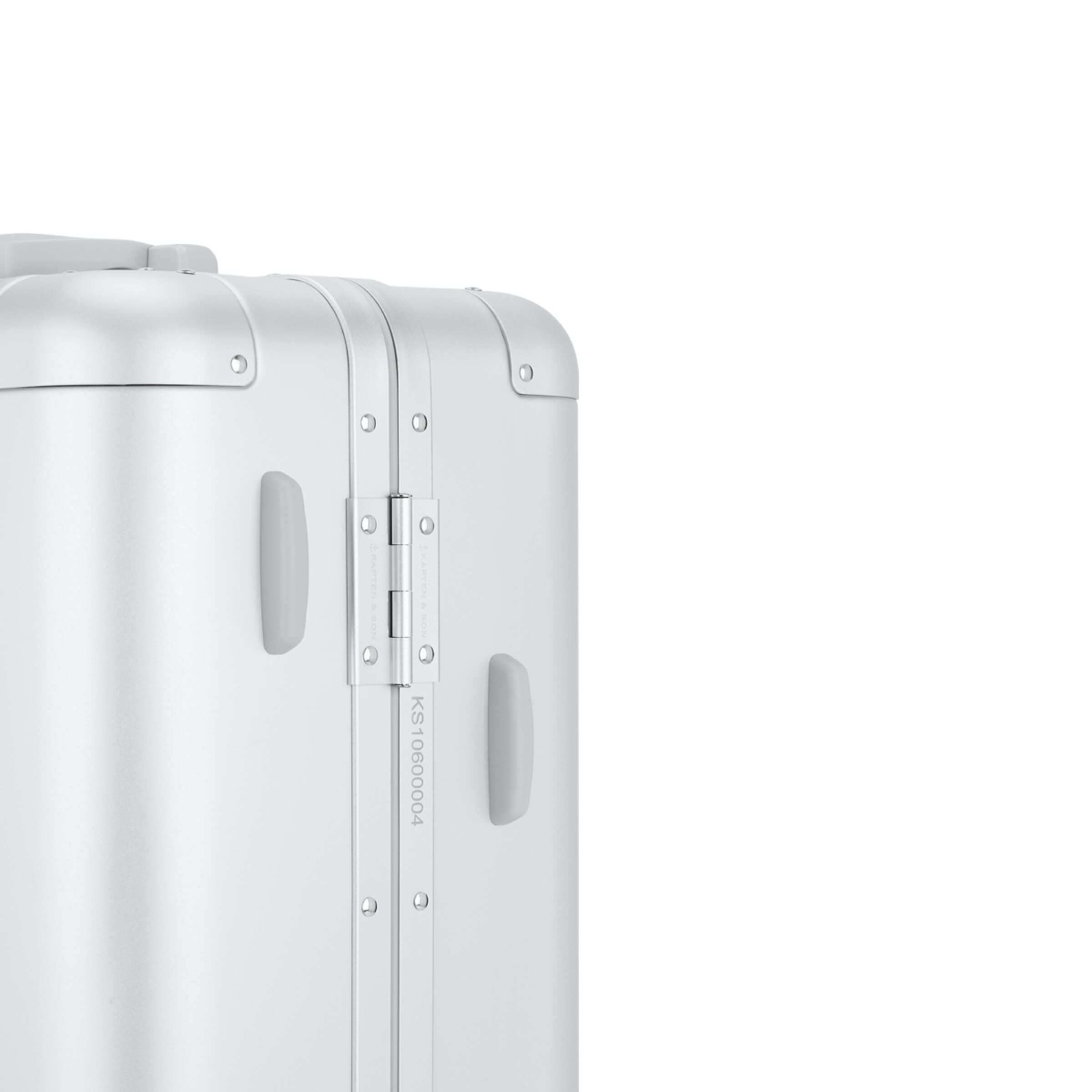 Heathrow Aluminium Cabin Silver