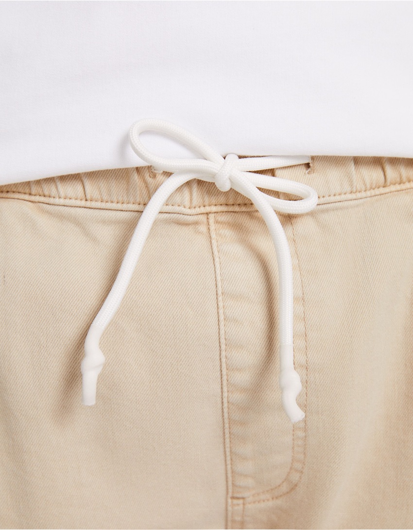calça jogger rasgada