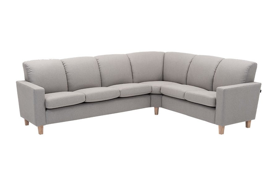 Moduli hjørnesofa 3- og 2-seter. I tekstil Whisper Grey med rygg uten søm, arm 4 og hvitoljede eikeben.