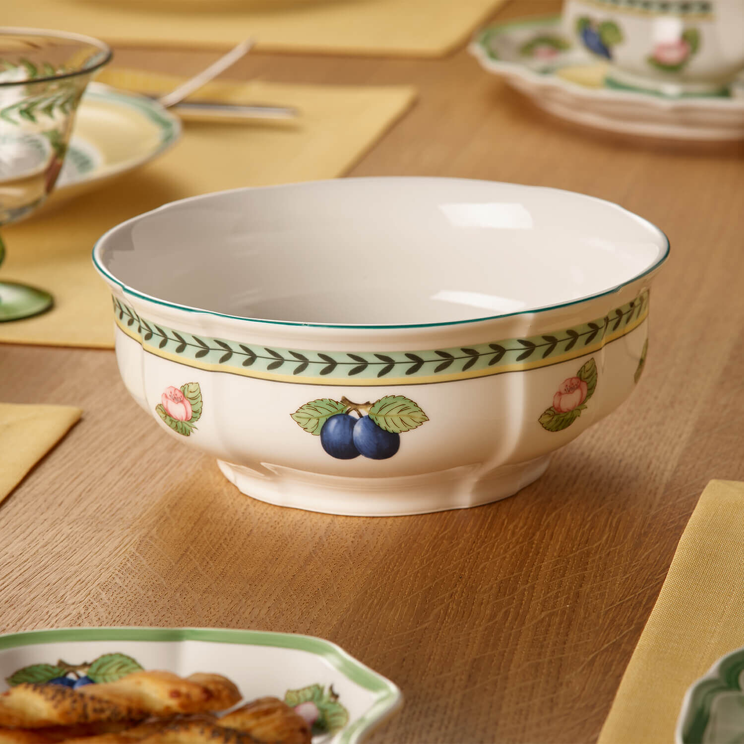 French Garden Salad serving bowl Multi-colored, 44 oz, Premium Porcelain