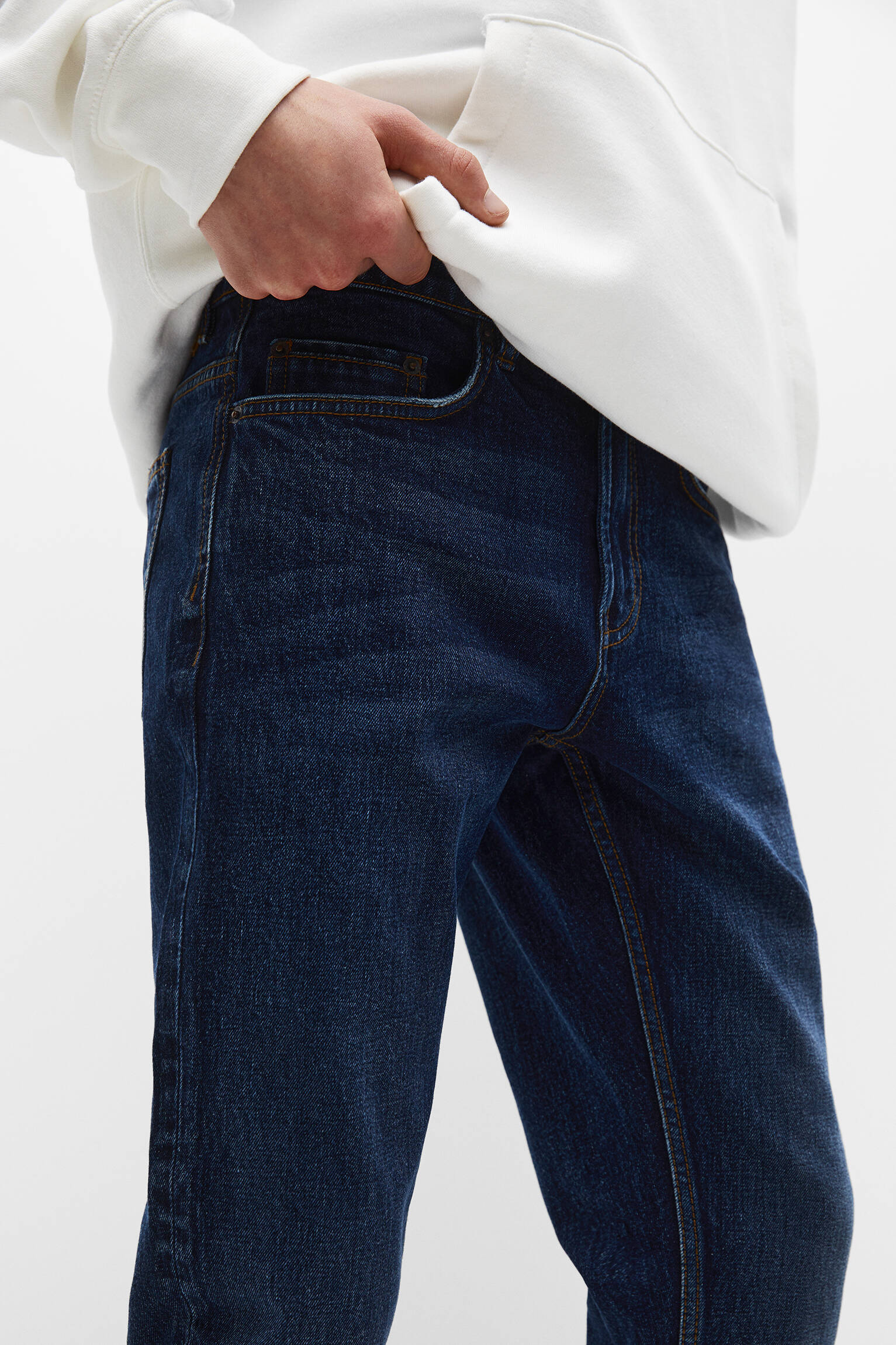 CALÇA JEANS BÁSICA SLIM COMFORT AZUL - AZUL ESCURO