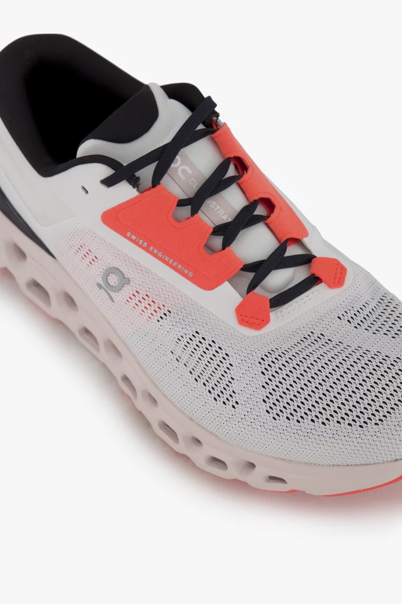 ON Cloudstratus 3 Herren Laufschuh