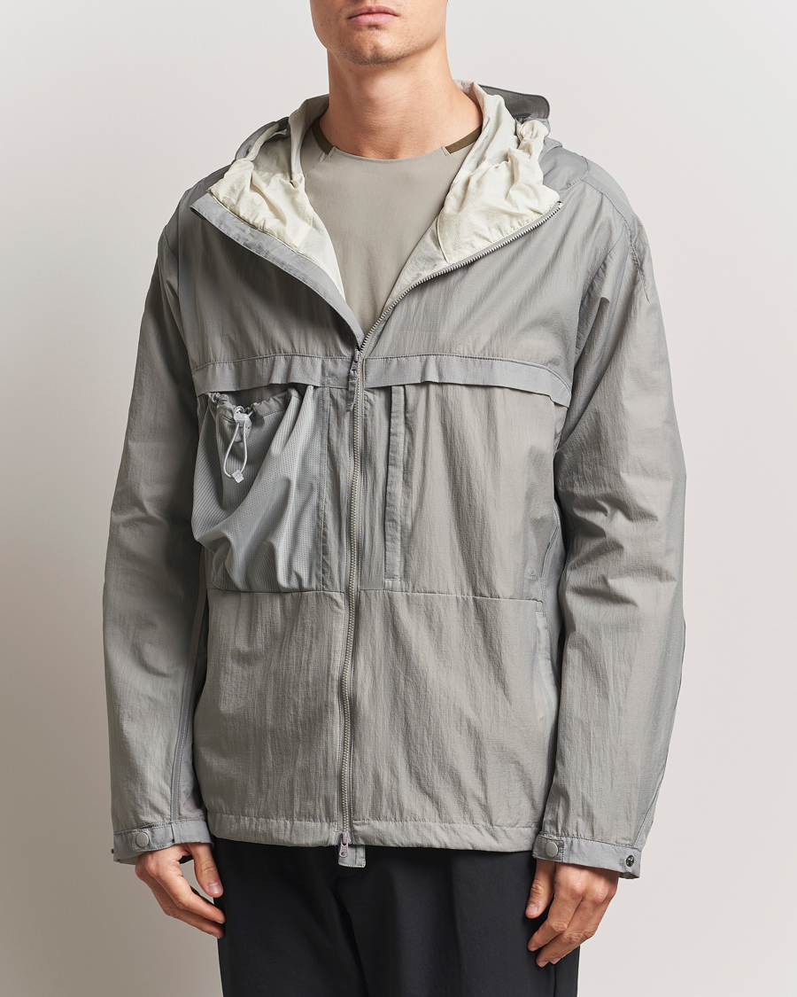 Oakley Latitude Flight Wind Jacket Cement