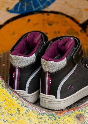 Viking Laila Mid GTX Sneaker, Black/Dark Pink