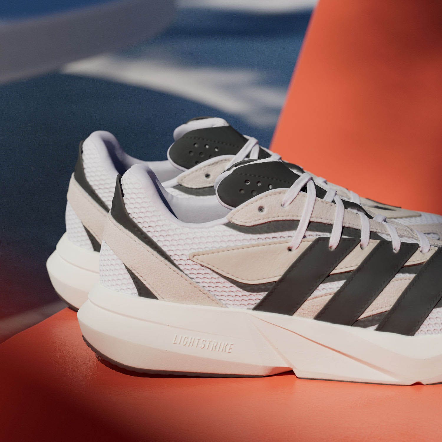 adidas  Lightblaze
