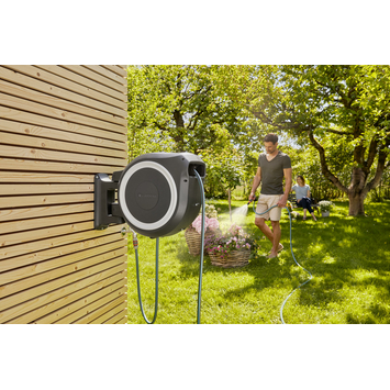 Gardena wandslangenbox Roll Up 35 grijs/wit meter incl. tuinspuit