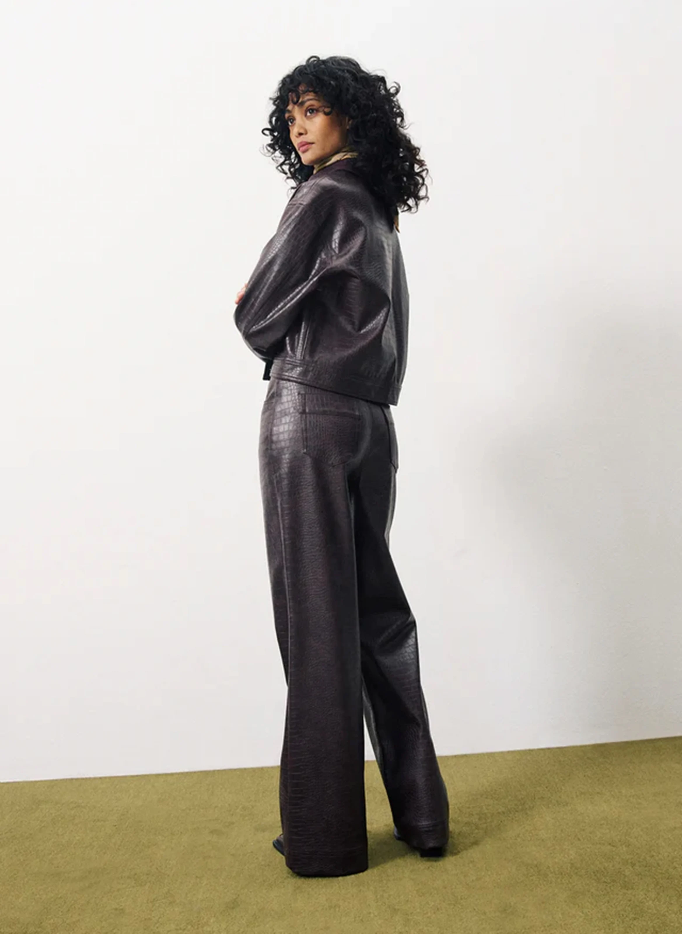 CHERRY - Pantalon large effet cuir crocodile | Marron