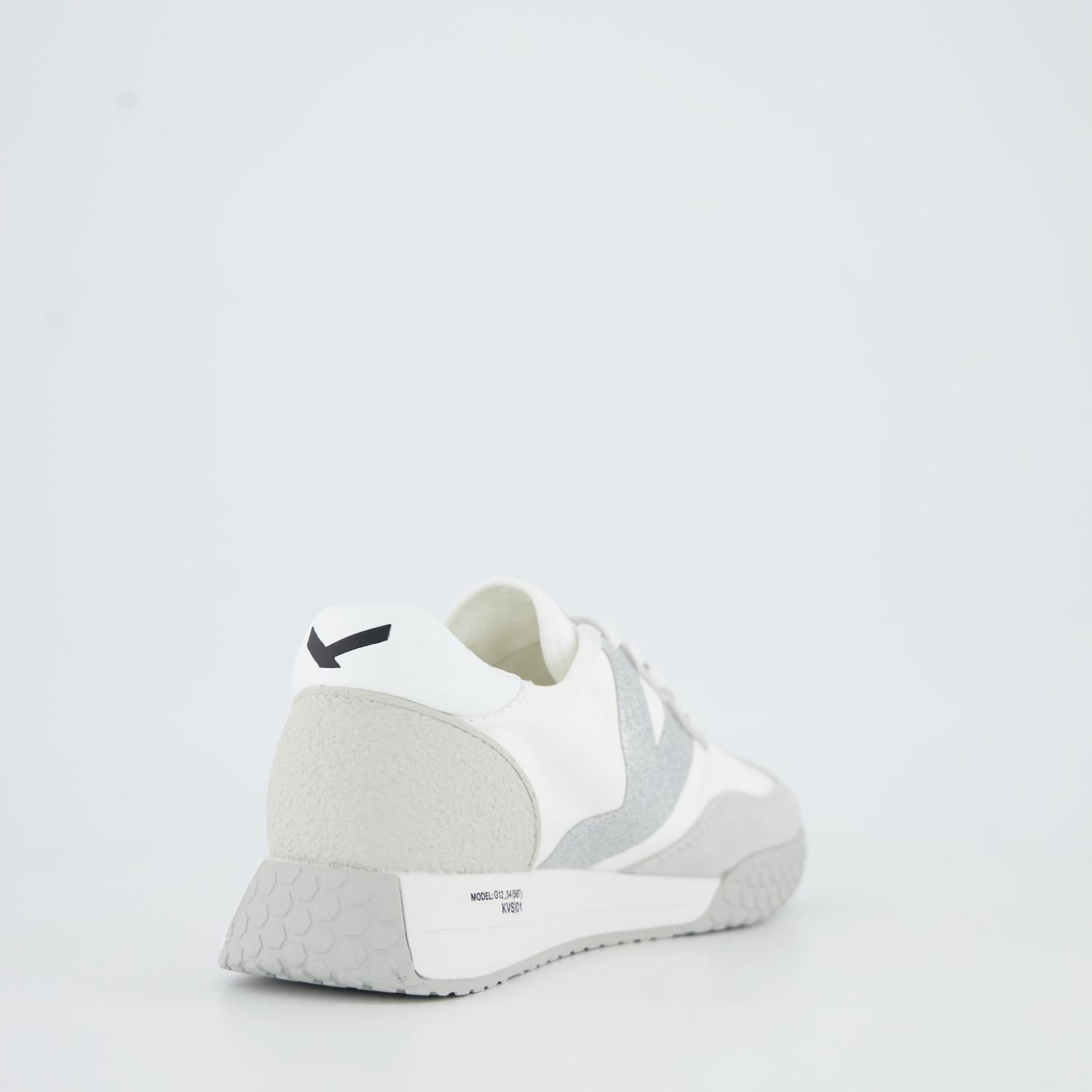 Keh-noo Sneaker