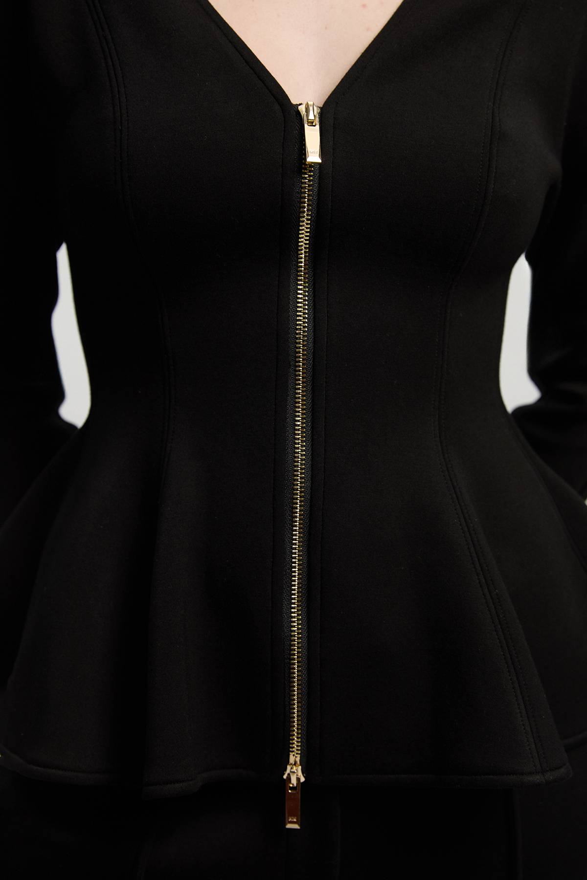 KarenMillen Haut Col V à Manches Péplum en Ponte