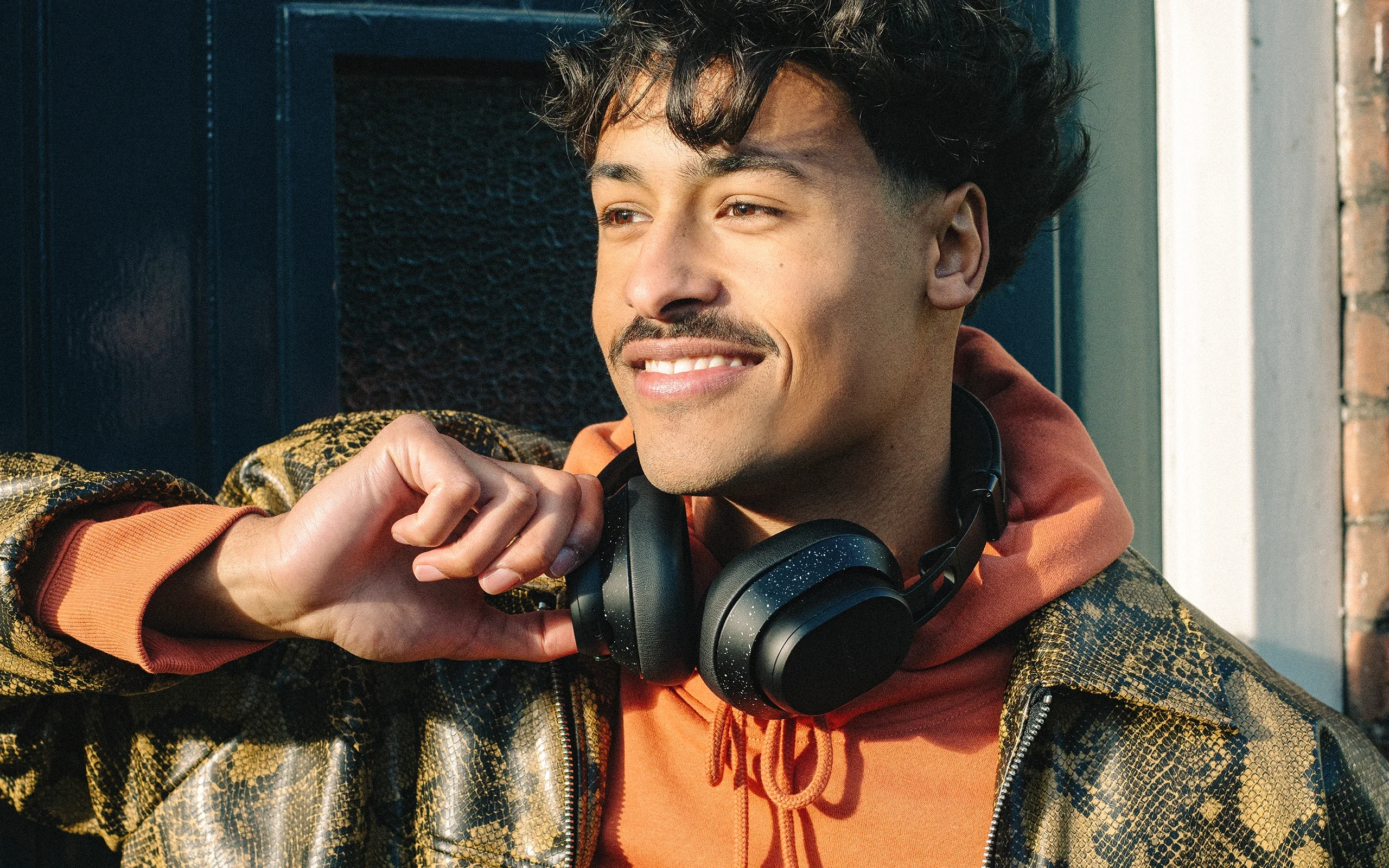 Fairbuds XL Bluetooth Over-Ear Kopfhörer mit eingebautem Mikrofon (AUHEAD-1ZW-WW1) - Schwarz