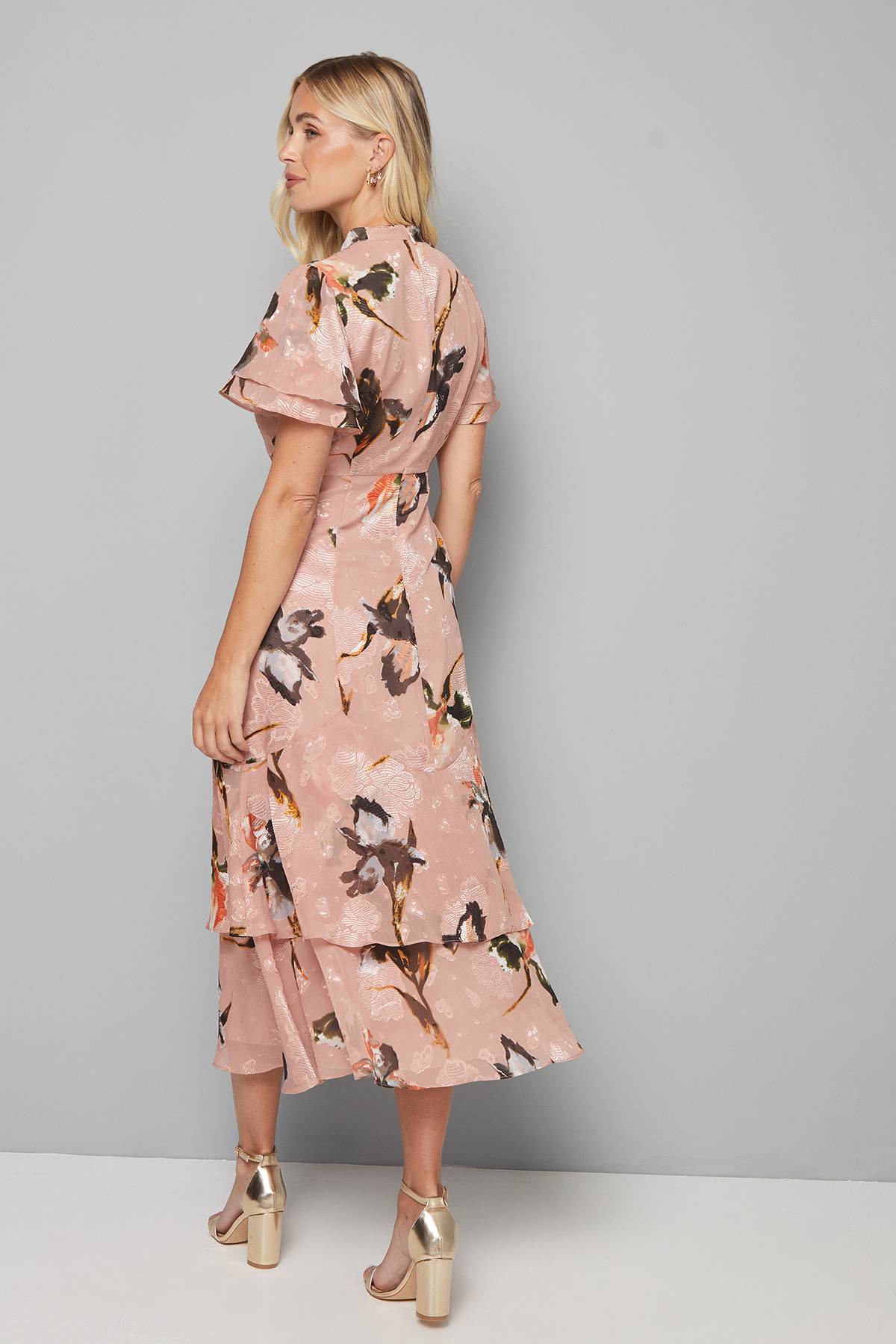 Wallis Robe Midi à Volants Petite avec Motif Floral Dévoré