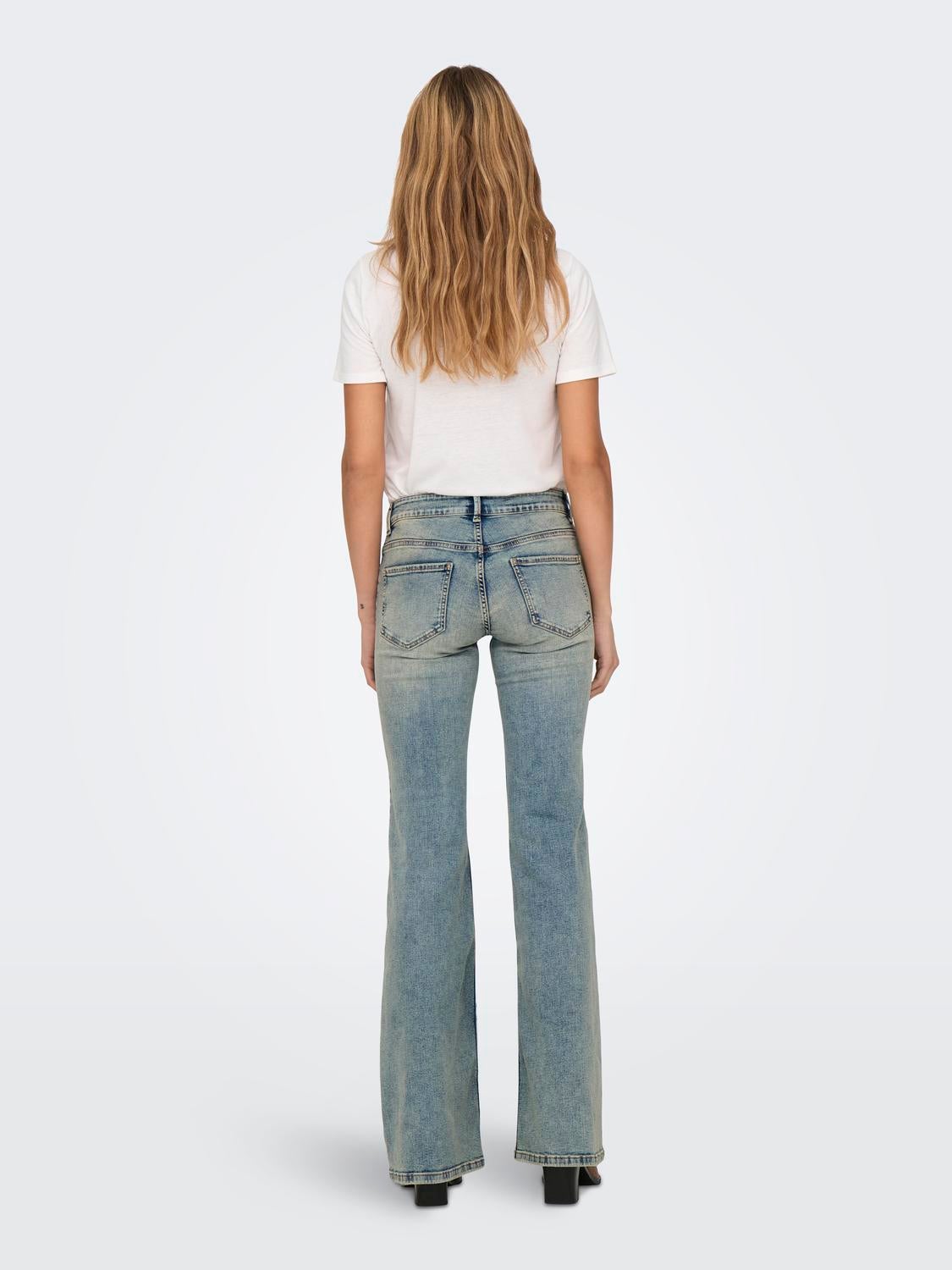 ONLTIGER Niedrige Taille Ausgestellt Jeans Medium Blue Denim