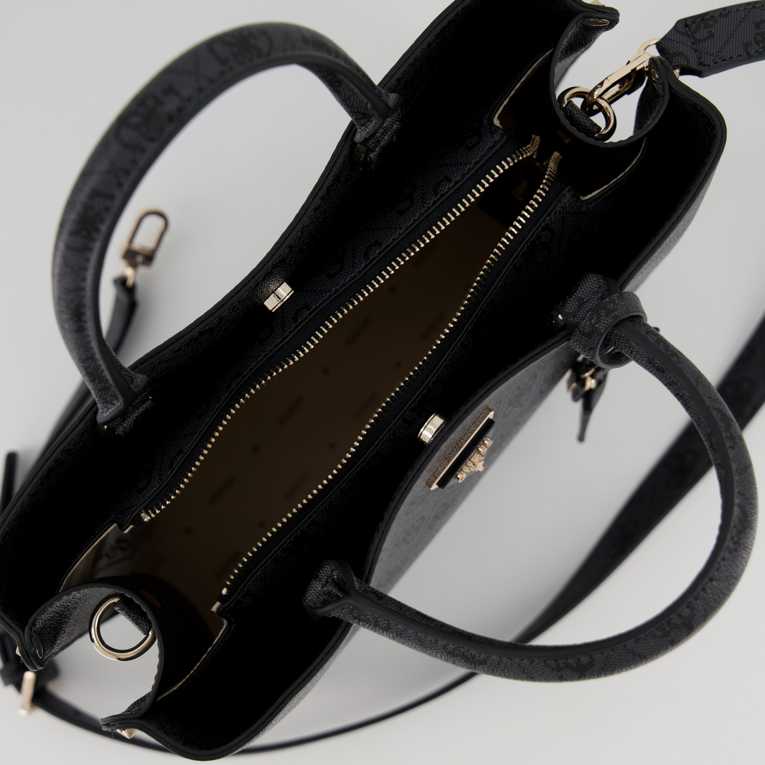 GUESS MERIDIAN GIRLFRIEND SATCHEL