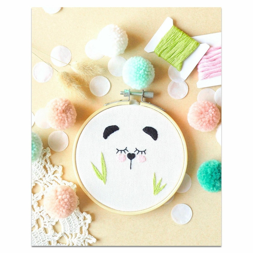 Coffret diy - broderie décorative - tendre panda