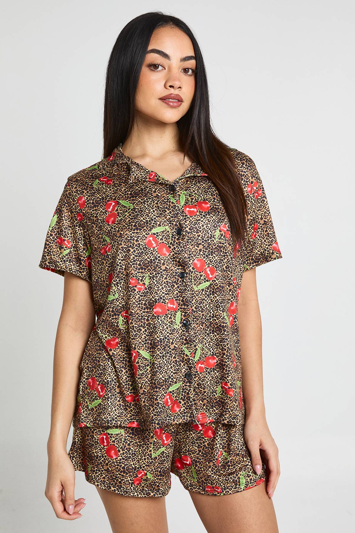 boohoo Ensemble Pyjama Chemise À Manches Courtes Et Short Imprimé Cerises Et Léopard