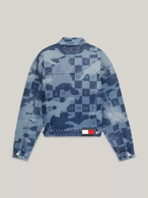 Jaqueta jeans estilo caminhoneiro com bordado do logo