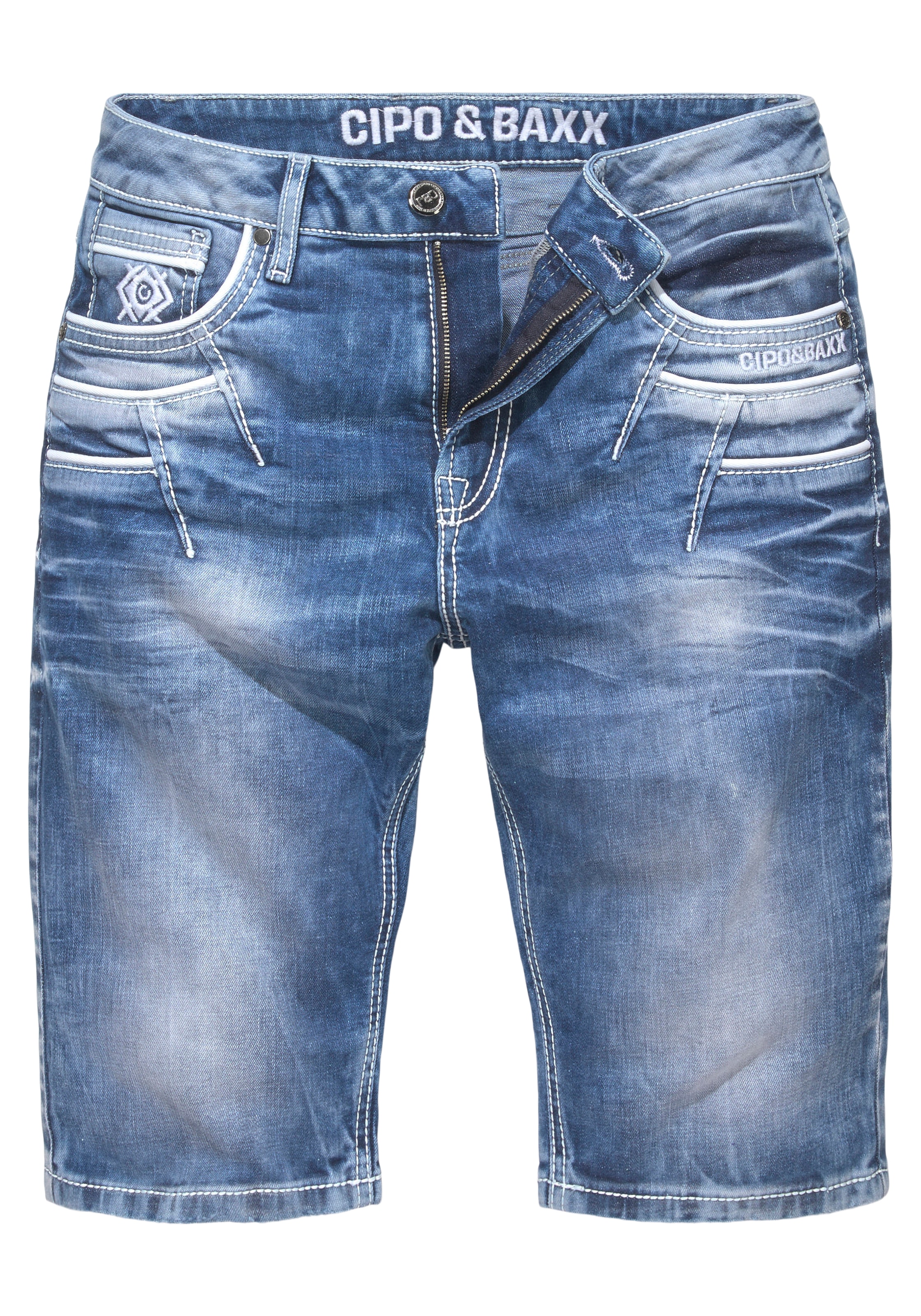 Cipo & Baxx Jeansbermudas in Denim und mit markanten Taschen