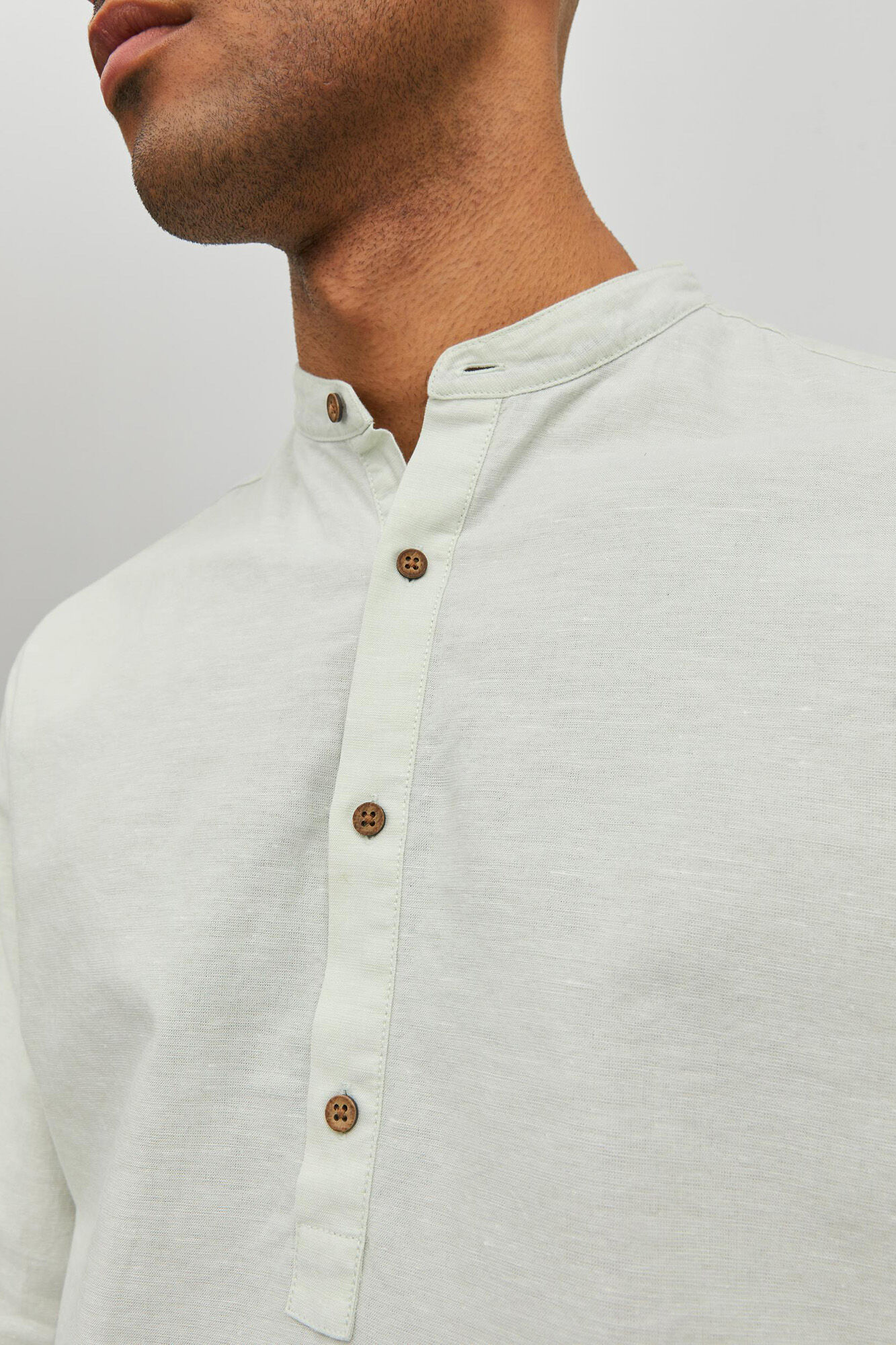 Camisa casual com gola mandarim - Verde
