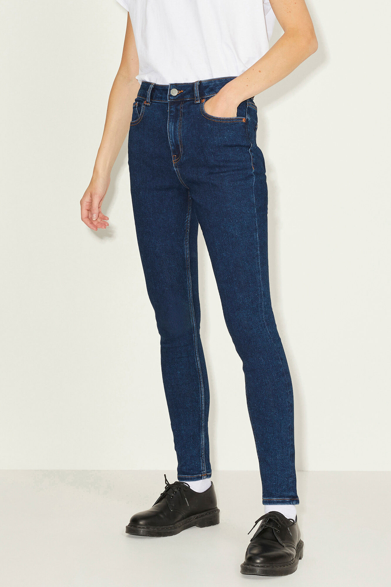 calça jeans skinny azul médio