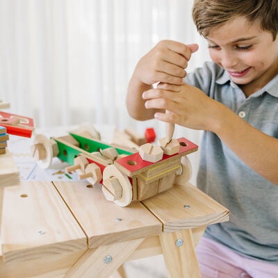 Melissa & Doug Arbeidsbenk Tre