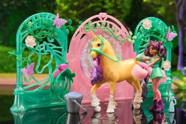 Unicorn Academy Ava & Leaf Stall Playset
