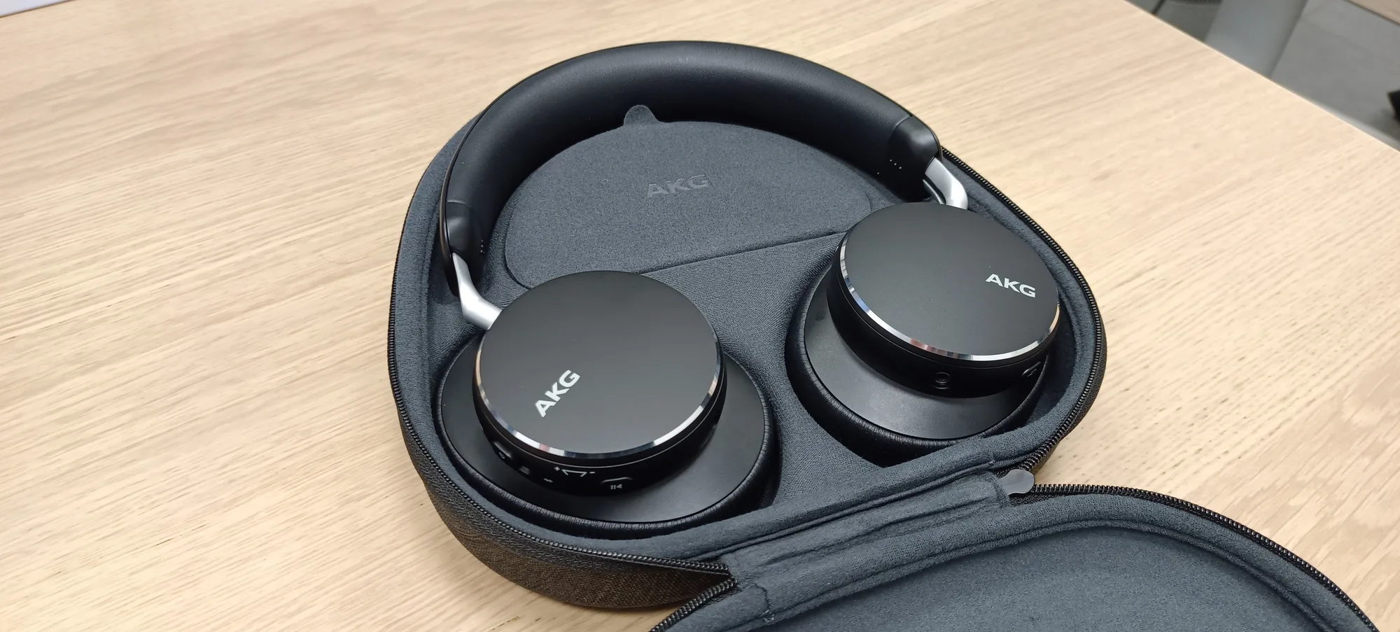 AKG N9 Hybrid Noir Casques Bluetooth