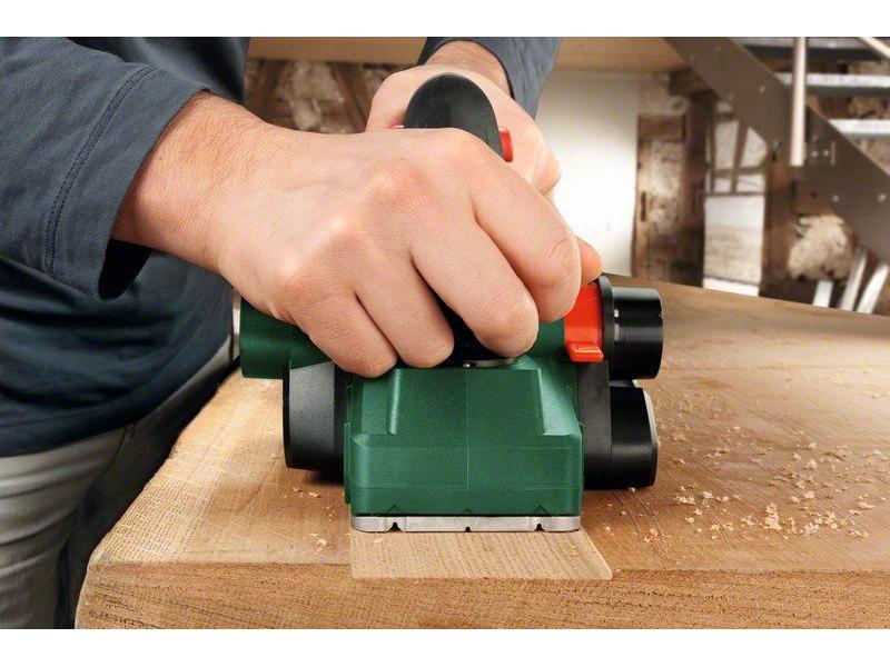 Bosch Elektrohobel PHO 2000 Leistungsstarker 680-Watt-Handhobel