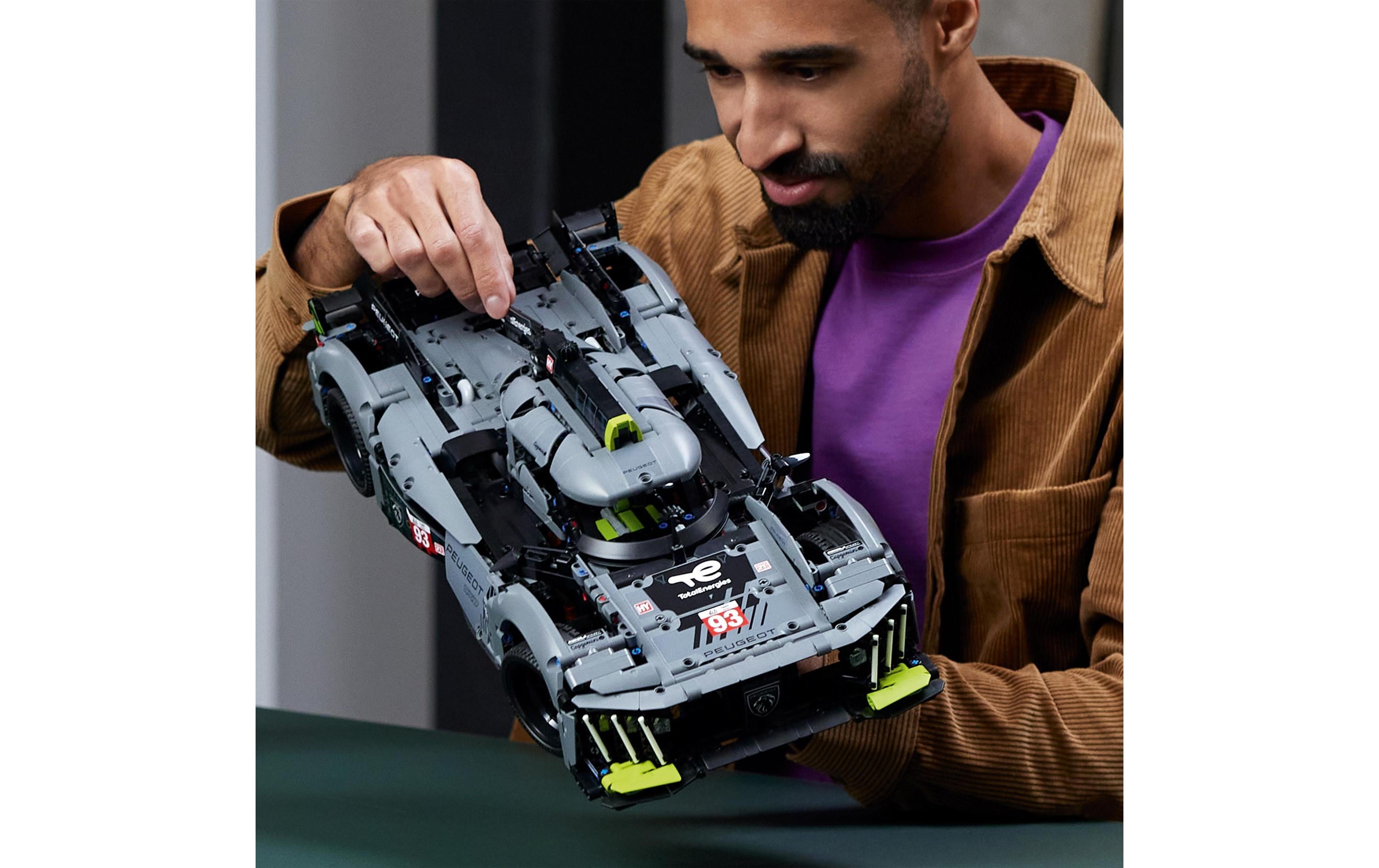 Technic Peugeot 9 x 8 24H Le Mans Hybrid Hypercar 42156<br>Modell-Rennauto im Massstab 1:10