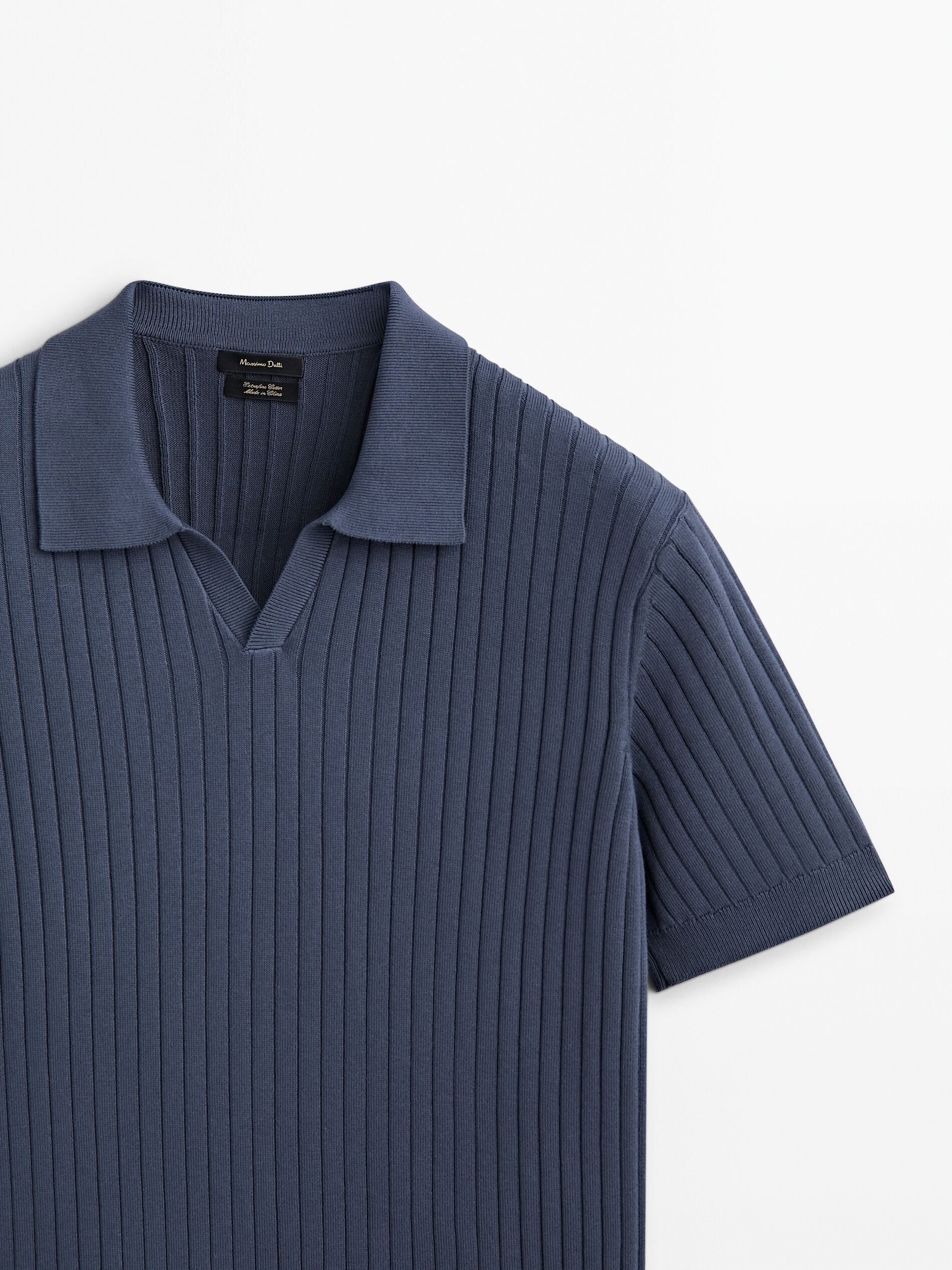 Camisa polo com canaletas curtas - Azul escuro