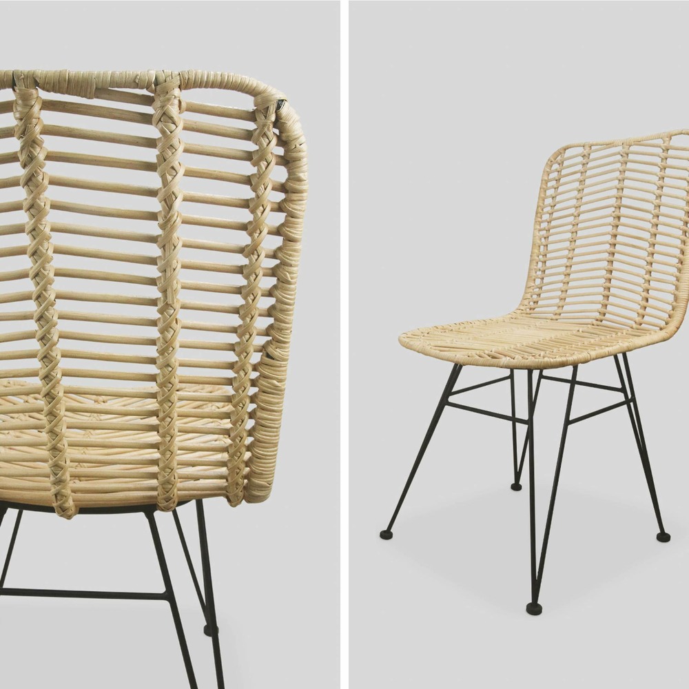 Deux chaises en rotin naturel et métal. Coussins noirs - cahya