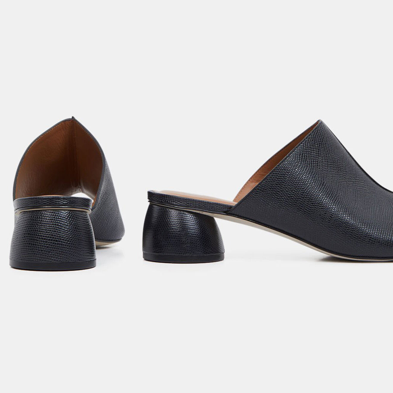 Galeries Lafayette Mules en Cuir à talon rond noires