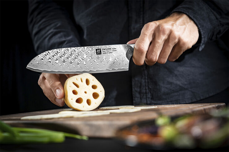 Zwilling Tanrei Santokukniv 180 Glatslebet Brun
