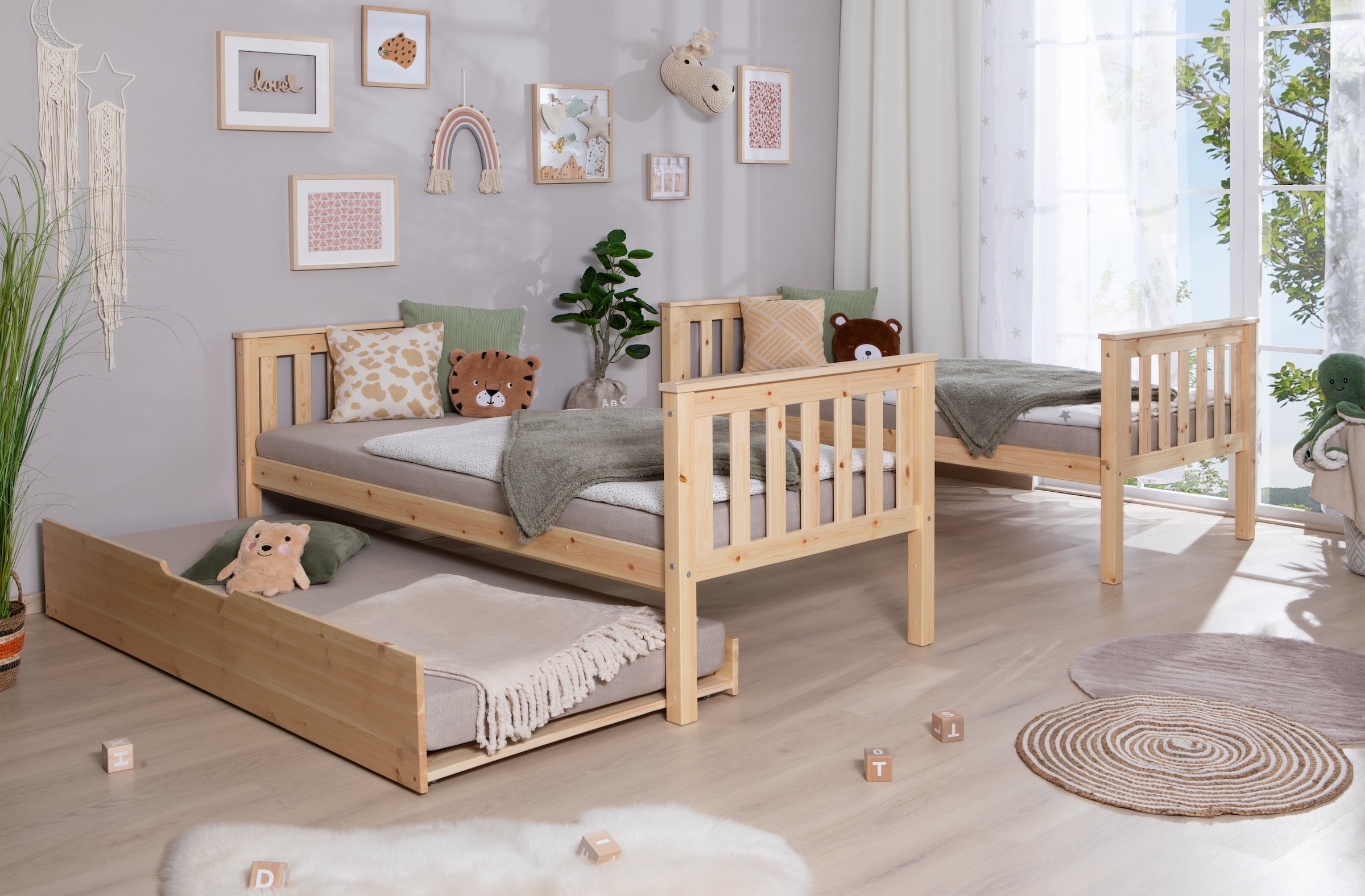 Ticaa Etagenbett »Sammy, umbaubar zu 2 Einzelbetten, edles Design im Landhausstil« 90x200cm,  inklusive Schubkasten, 2x Rollrost, zertifiziertes Massivholz Kiefer