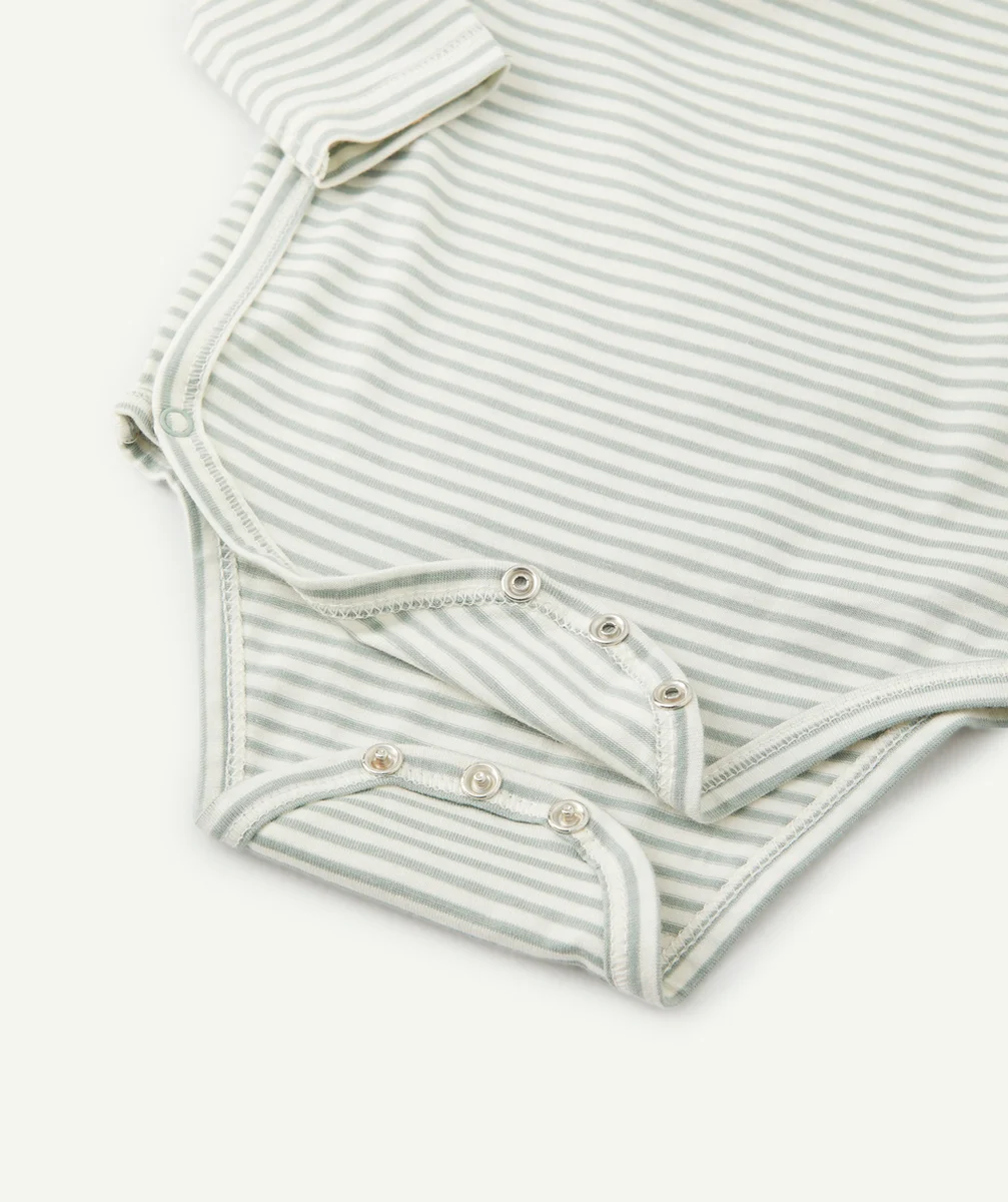 LOT DE 3 BODIES EN COTON BIO ÉCRU BEIGE ET IMPRIMÉ VERT À RAYURES