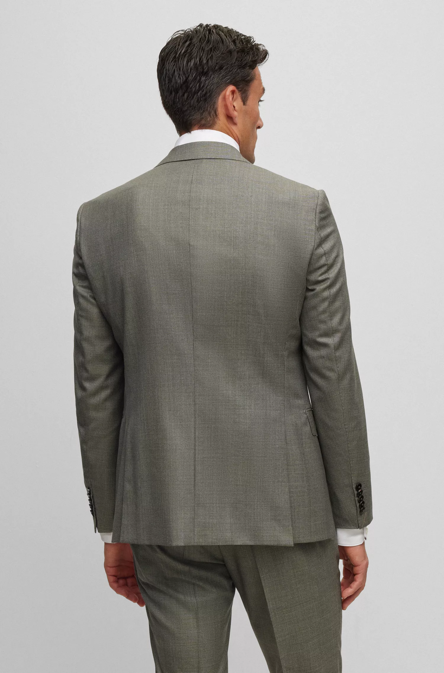 Terno BOSS Camel Slim-fit em lã virgem com microestampa.