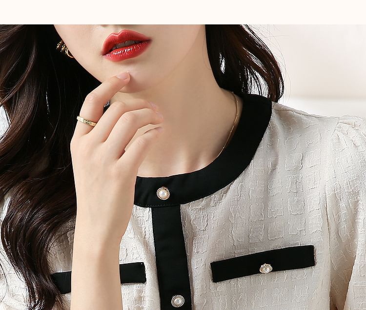 Daybreak - Blouse met ronde hals en contrasterende bies