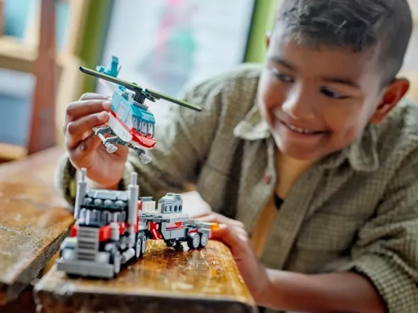 LEGO Creator 31146 Blokvogn med helikopter